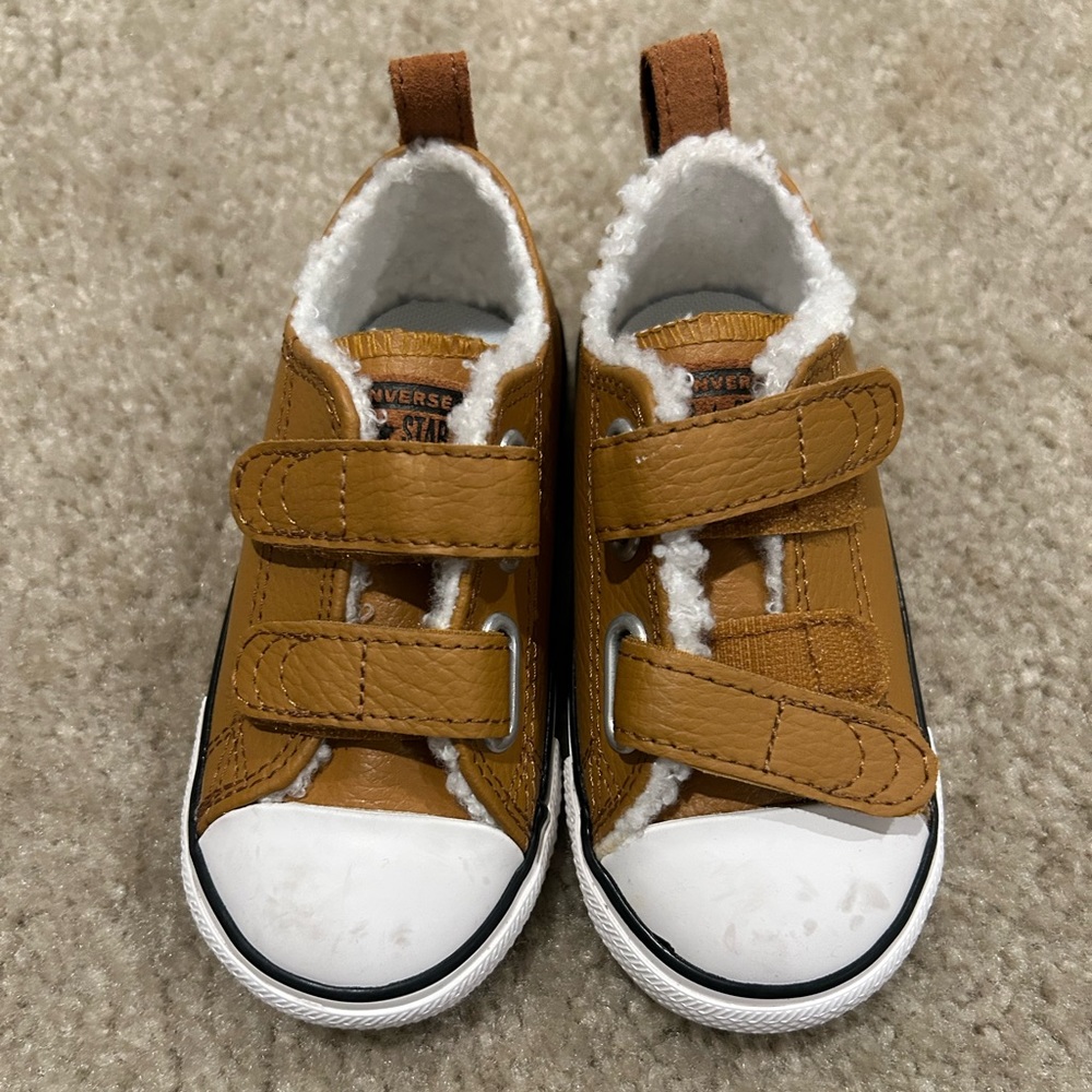 Like New Tan Fur Lined Toddler Converse